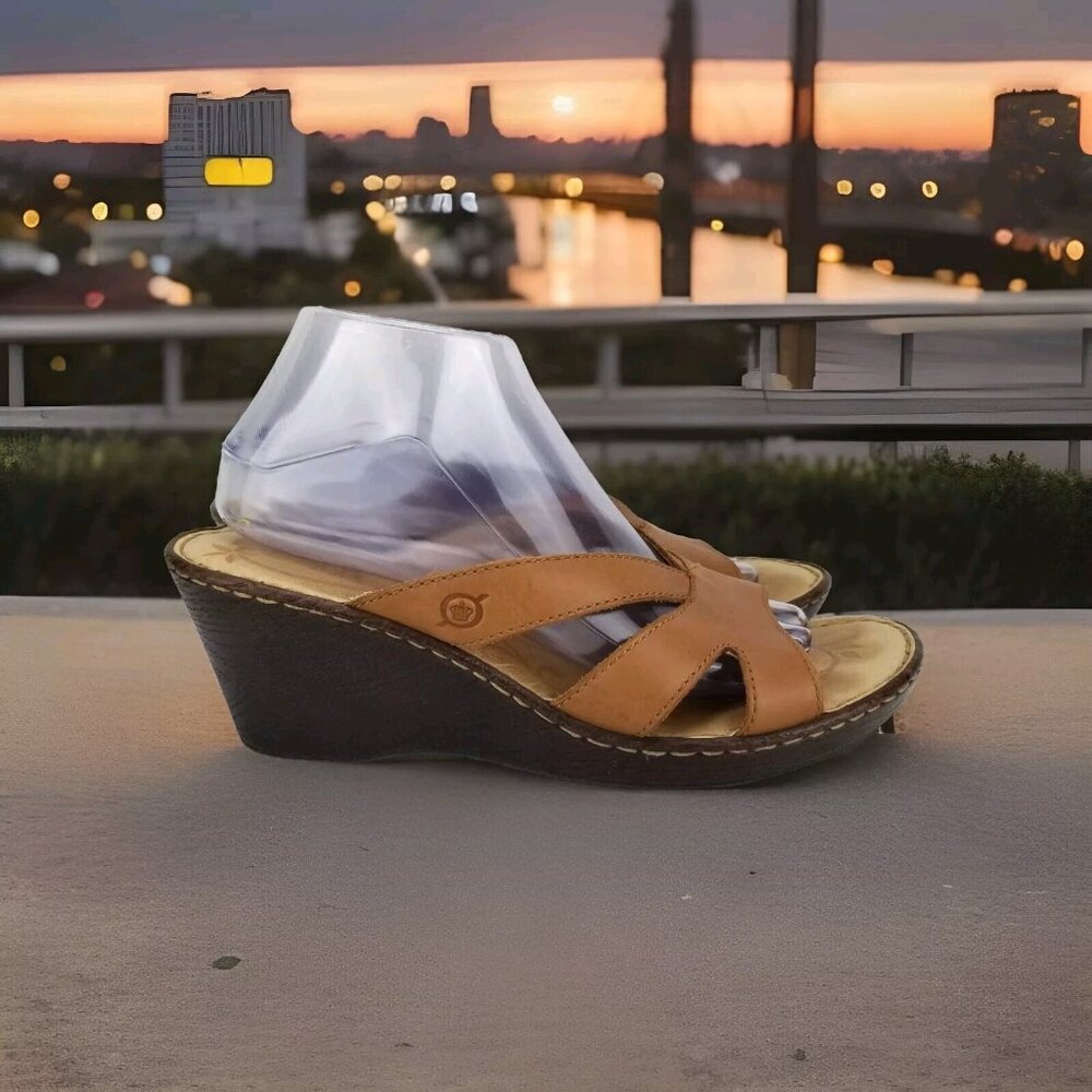 ✅Born Brown Leather Wedge Heel Open Toe Sandals Womens 10 Slip On Strappy Slides